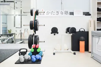 ダンベル・チューブなどの設備