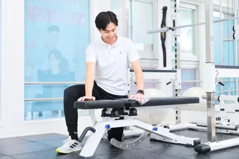 トレーナーによる器具の清掃